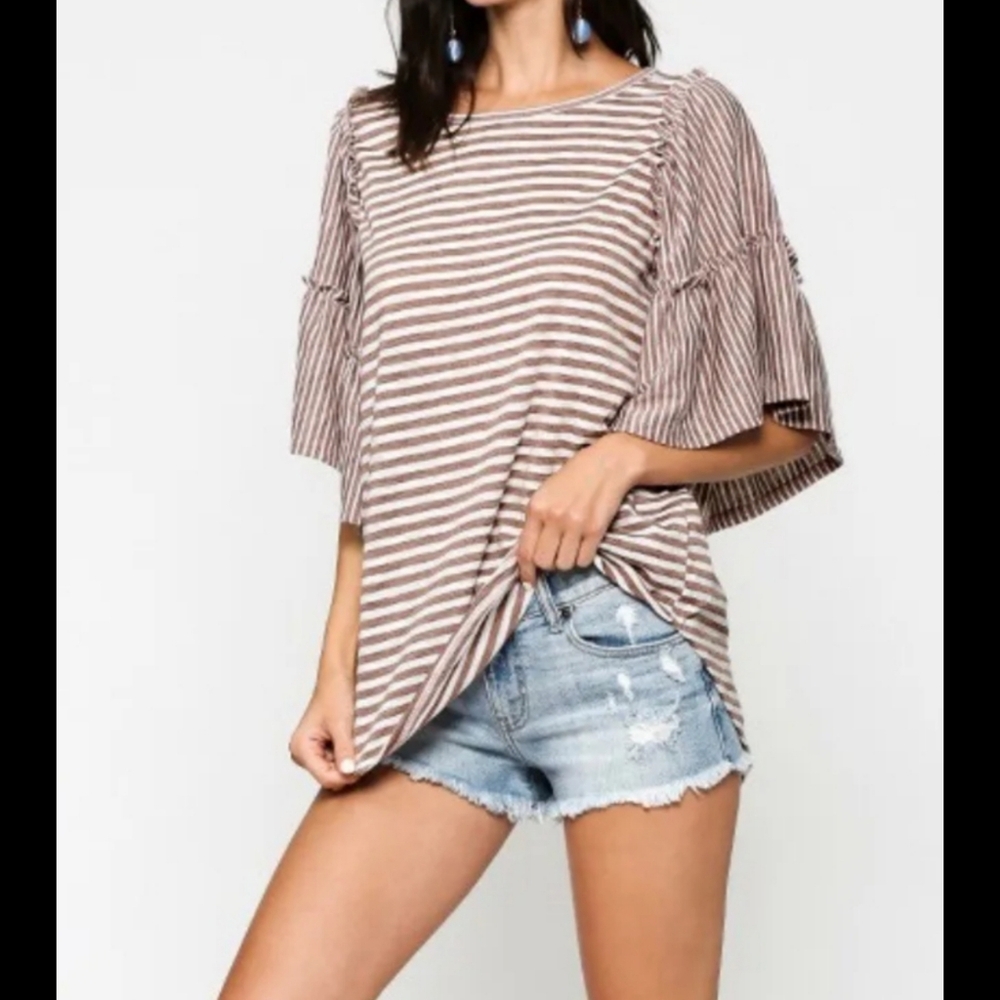 BOUTIQUE NWT Gigii Rose Brown & White Stripe Ruffle Sleeve Top